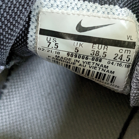 NIKE | Run Swift | Gray & Neon Orange Athletic Shoes | Women's Size 7.5 flaws - Picture 5 of 6